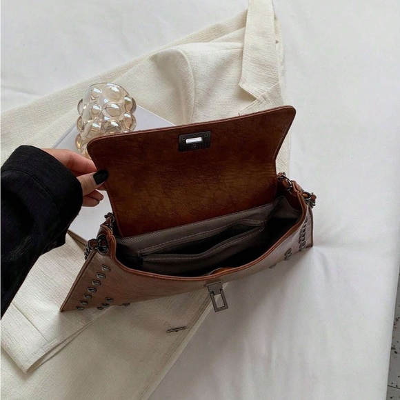 Studded flap chain shoulder bag - Picture 11 of 11